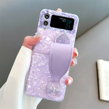 Load image into Gallery viewer, Shell Pattern Heart Wristband Phone Case for Samsung Galaxy Z Flip3 4
